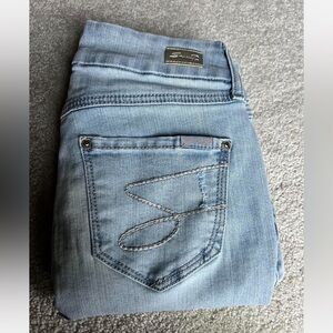 7s Brand Light Wash Distressed Skinny jeans